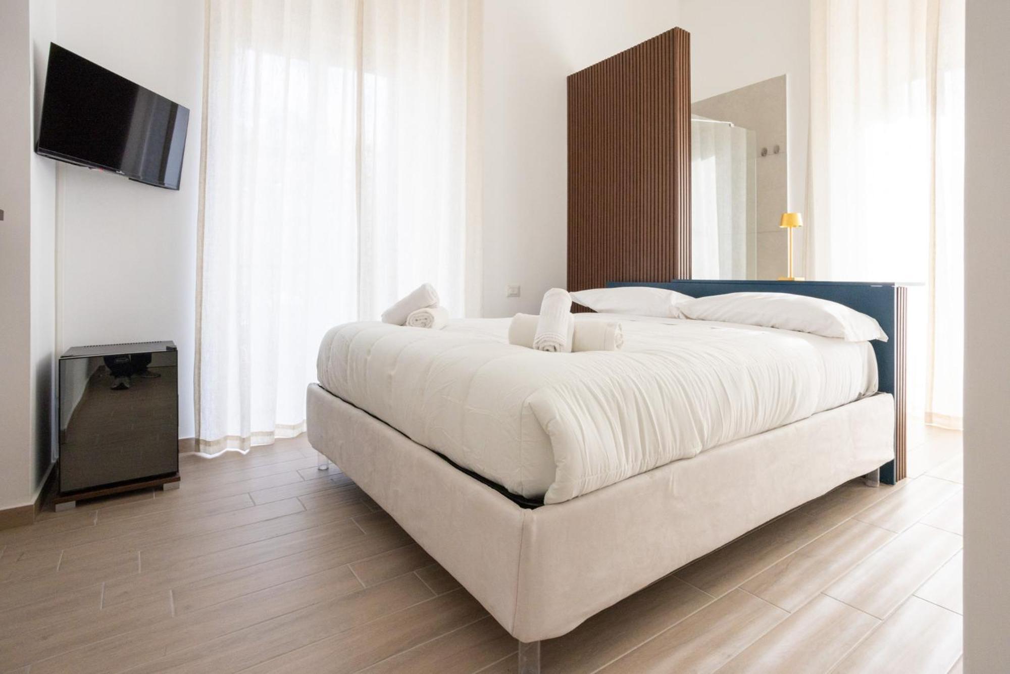 Palazzo Pepe Apartment Napoli Bagian luar foto