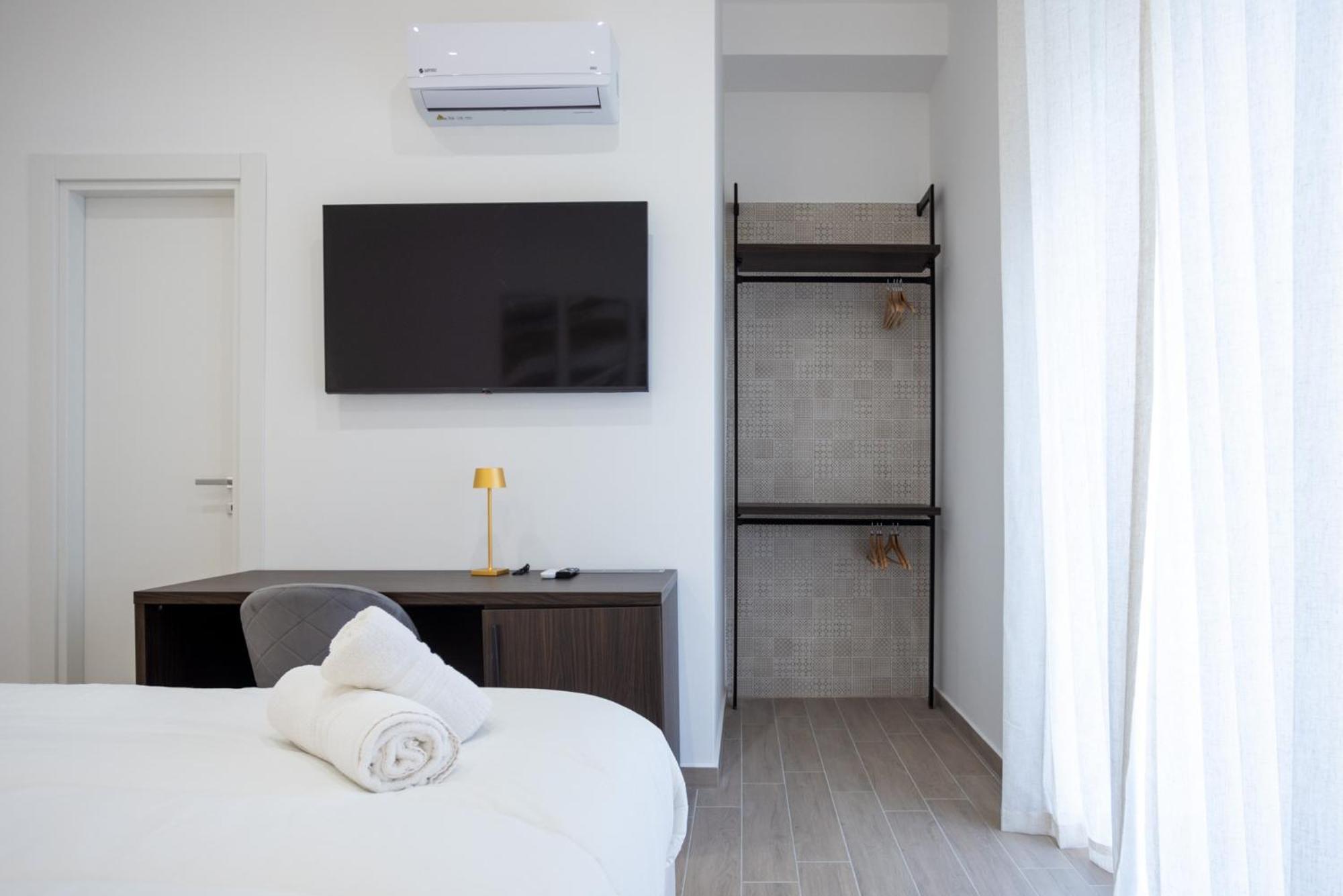 Palazzo Pepe Apartment Napoli Bagian luar foto